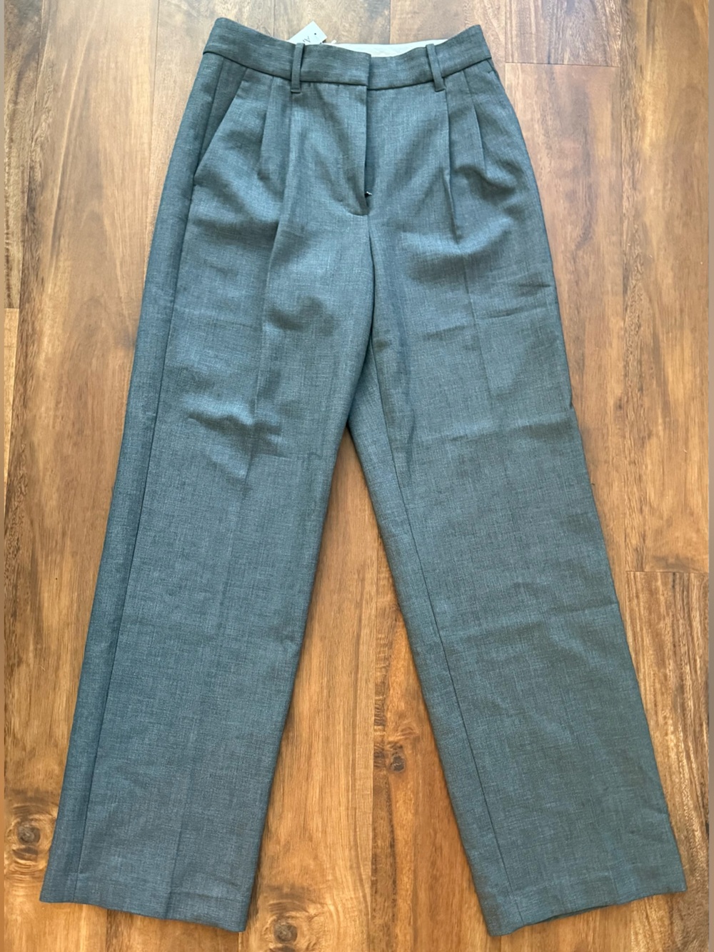 Aritzia The Effortless Pant - new with tags